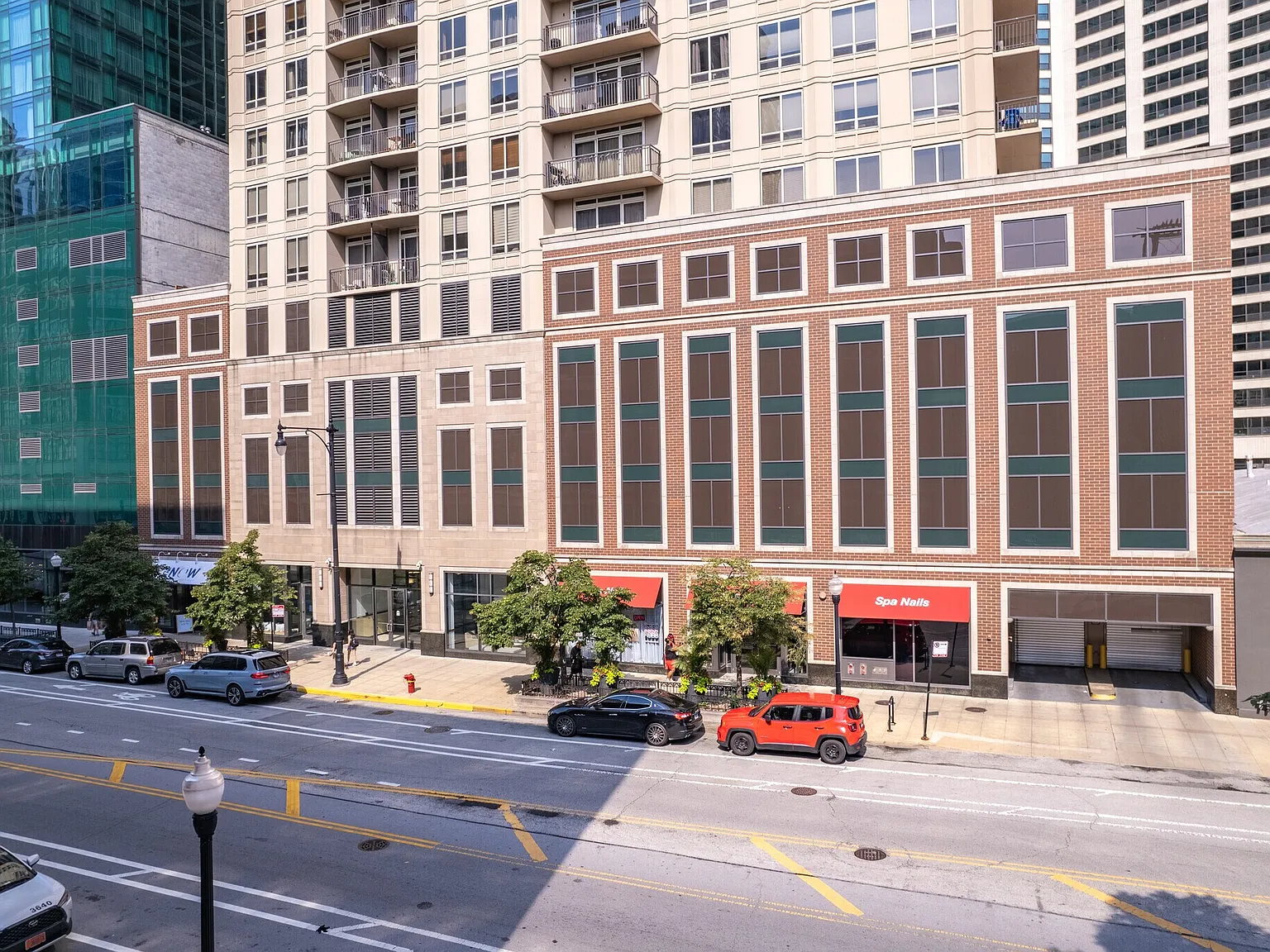 1 bed, 800 sqft, $2,400 — Photo 2