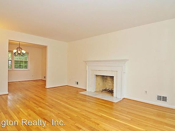 3rd image of 6628 Kennedy Ln
