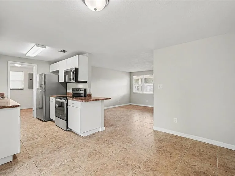 4923 S 82nd St — Photo 12