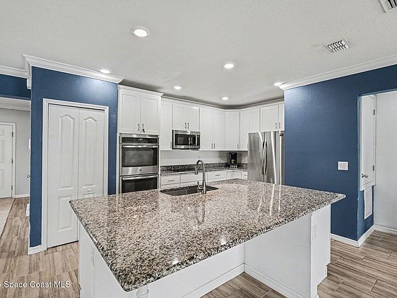 2nd image of 414 Hancock St SW