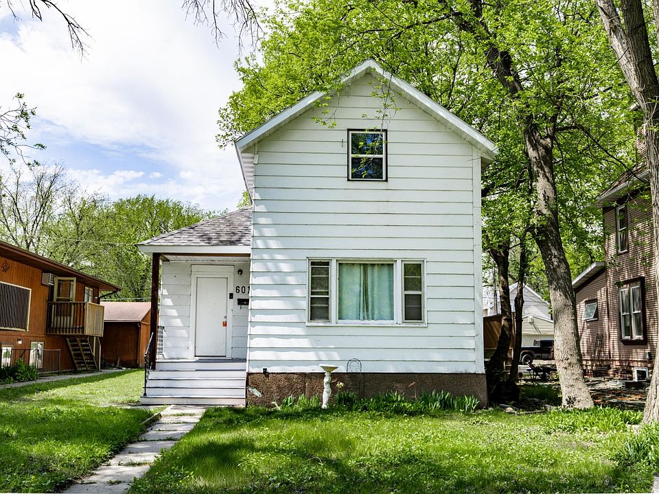 1st image of 601 10th St S