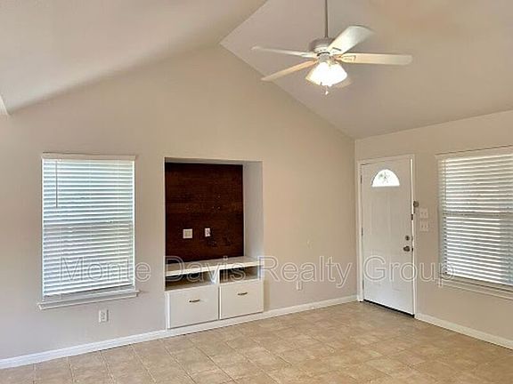 3rd image of 1101 Country Aire Dr #B