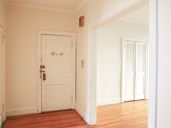 4th image of 7524 N Seeley Ave APT 2S
