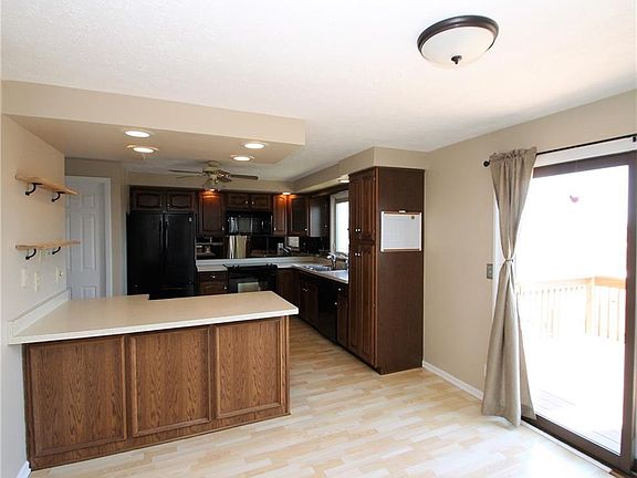 5th image of 8 Lower Hill Ln
