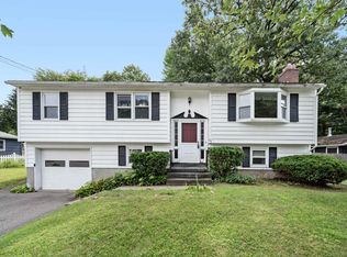25 S Hill Dr, Essex Junction, VT 05452
