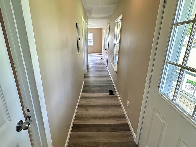 1124 W Market St — Photo 4