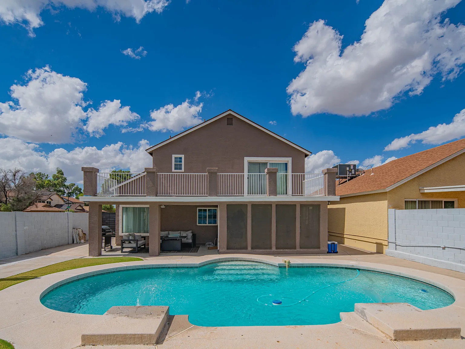 4 bed, 2.5 bath, 1837 sqft, $2,900 — Photo 1