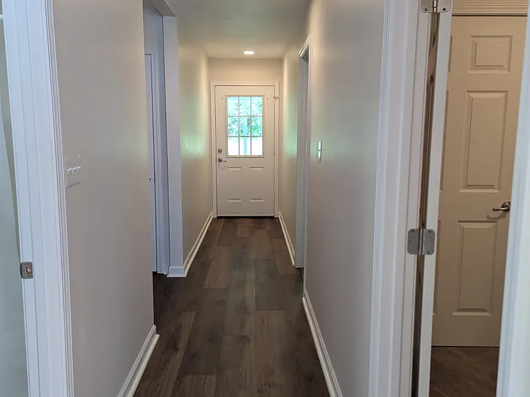 Hall (inc. linen closet)