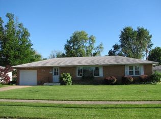 917 Bell Ave, Mattoon, IL 61938