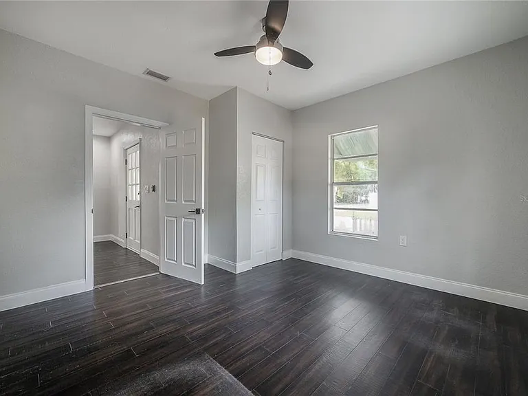 1222 E Curtis St — Photo 9