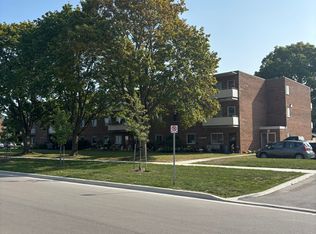 41 Parkside Dr #111, Saint Thomas, ON N5R 3V1
