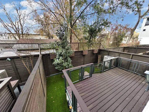 1750 W 23rd St, Houston, TX 77008