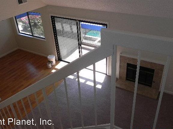 4th image of 1049 Foxchase Dr