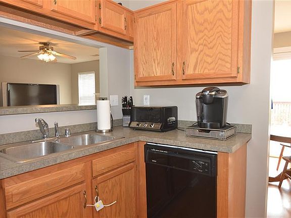 4th image of 332 Mason Springs Dr