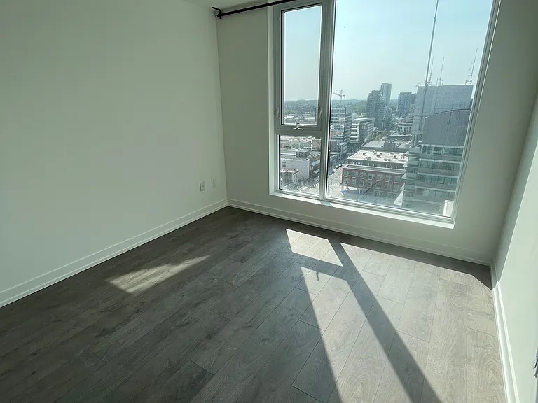 55 Duke St W #1501 — Photo 7