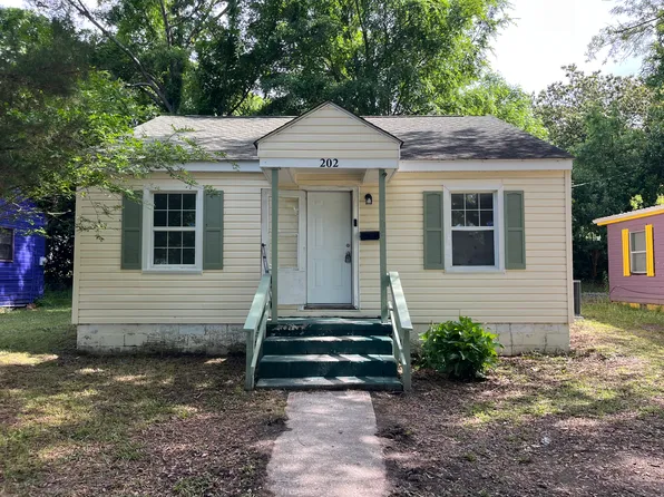 202 W Nance St, Whiteville, NC 28472