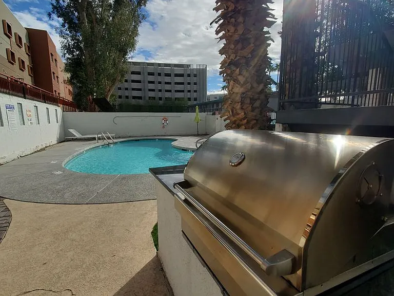 The Brentwood — Photo 68