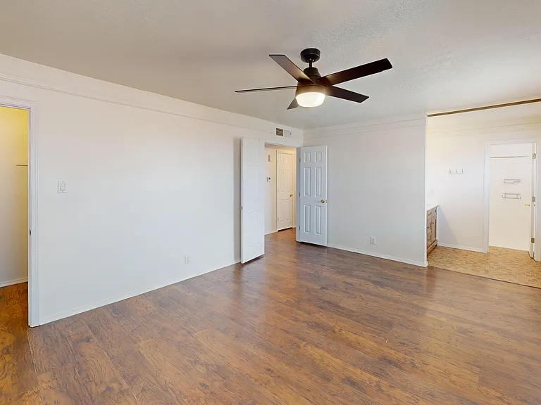 821 Oro Real NE — Photo 24
