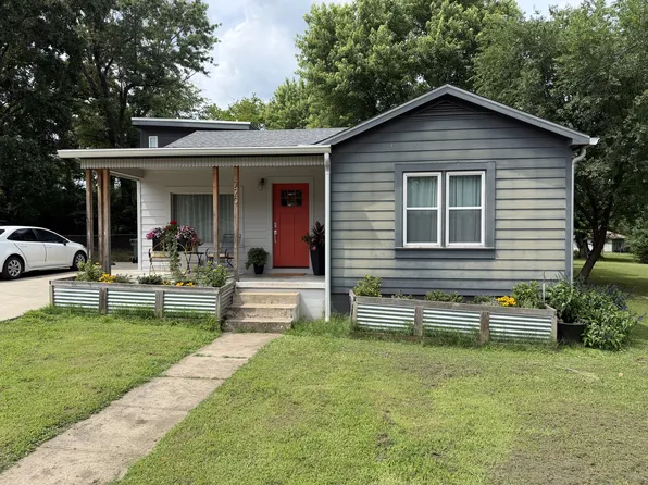 720 W 15th St, Fayetteville, AR 72701
