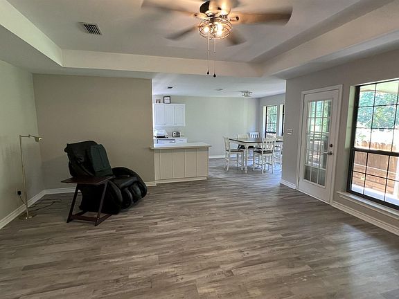 3rd image of 317 Amberwood Cir