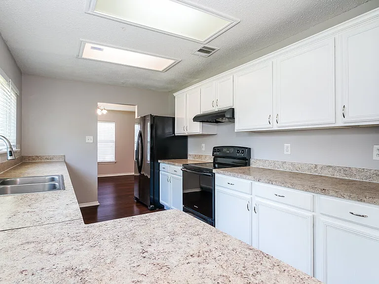 3156 Pine Valley Dr — Photo 9