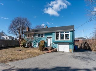 20 Casey Dr, Middletown, RI 02842