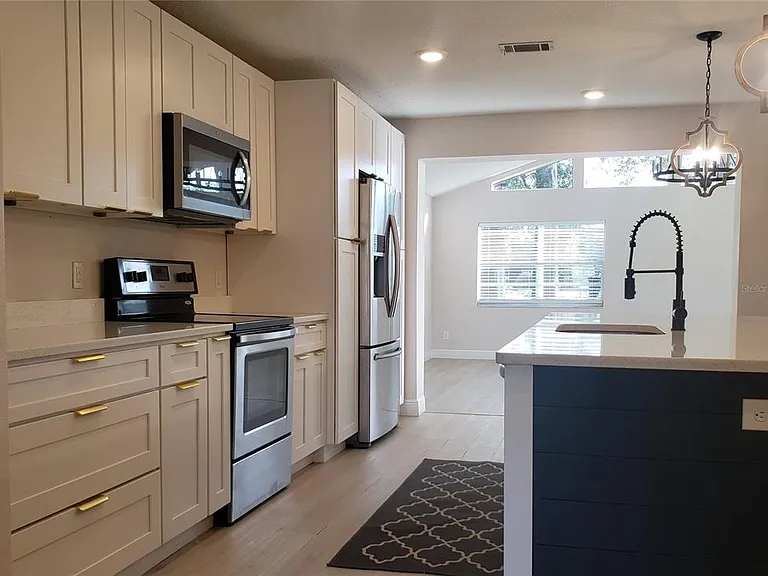 404 King Louis Ct — Photo 4