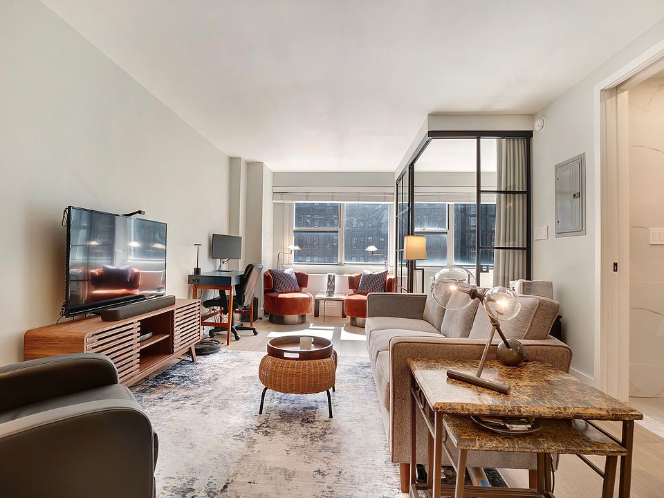 1st image of 430 W 34th St APT 15A