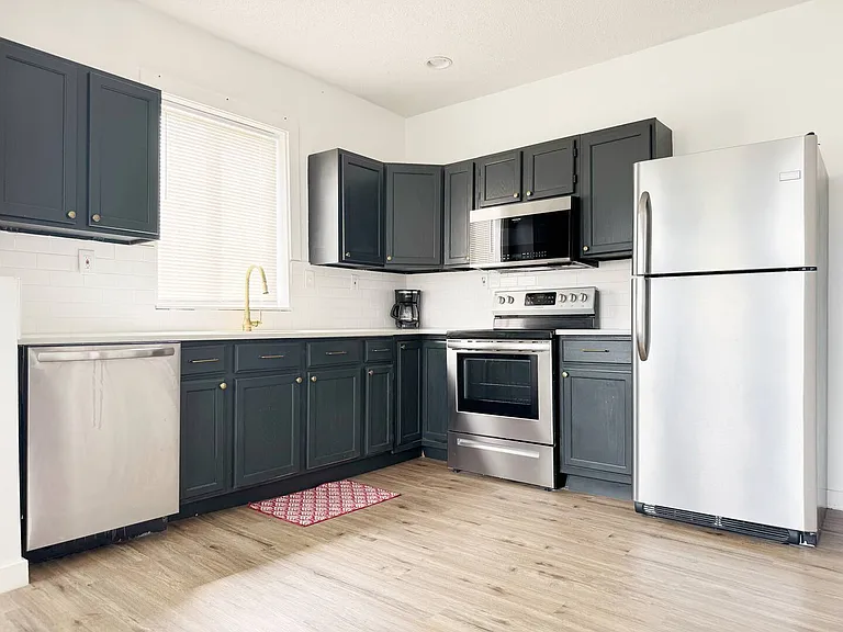 101 E Powell Ave #C — Photo 27