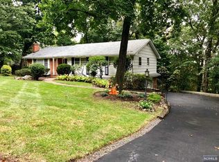 91 Hillcrest Ave, Hawthorne, NJ 07506