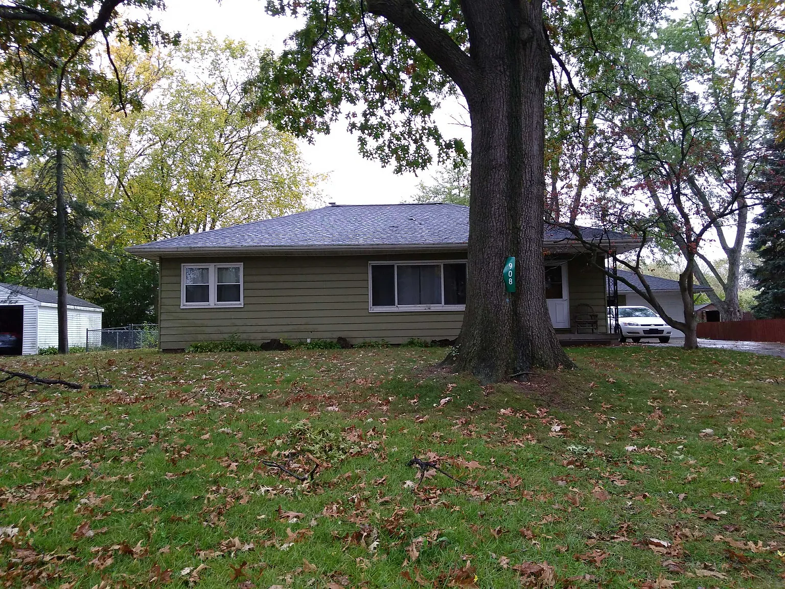 908 Bryant Ave photo 1