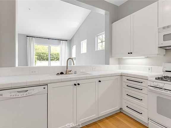 4th image of 14 Celano Ct