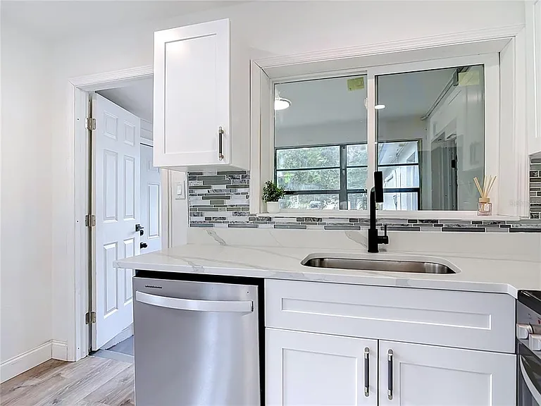 234 N Adams St — Photo 8