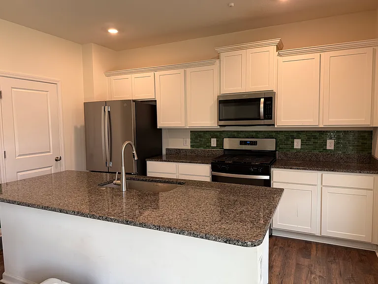 1429 Three Horses Ln — Photo 12