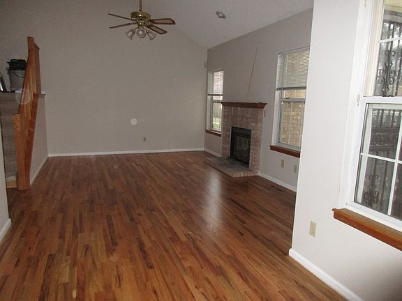 LR - new hardwood floor