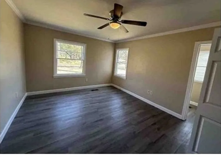 341 E Northside Dr — Photo 10