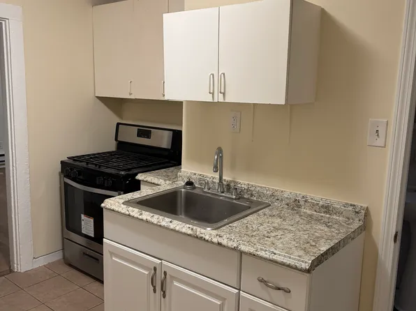 28 Linden St Floor 2, Medford, MA 02155