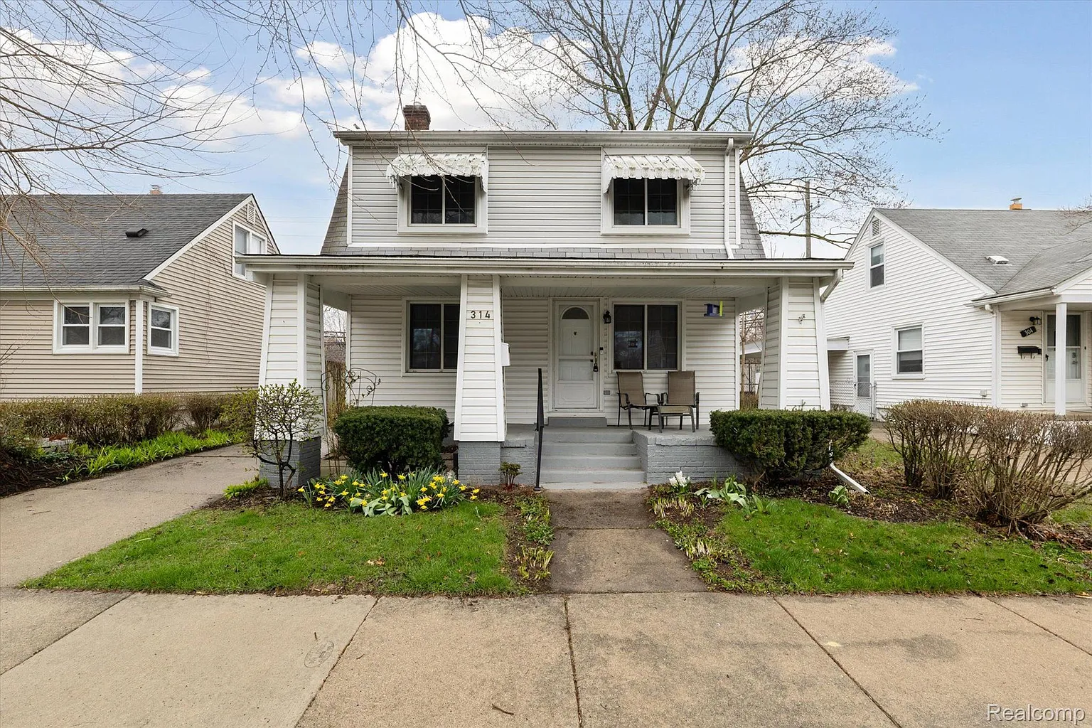 314 Adams Ct photo 1