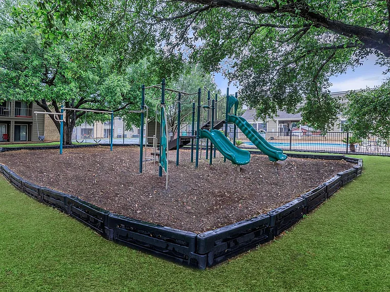 Summers Bend Apartments — Photo 22