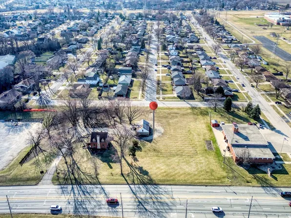 2213 Weber Rd, Crest Hill, IL 60403