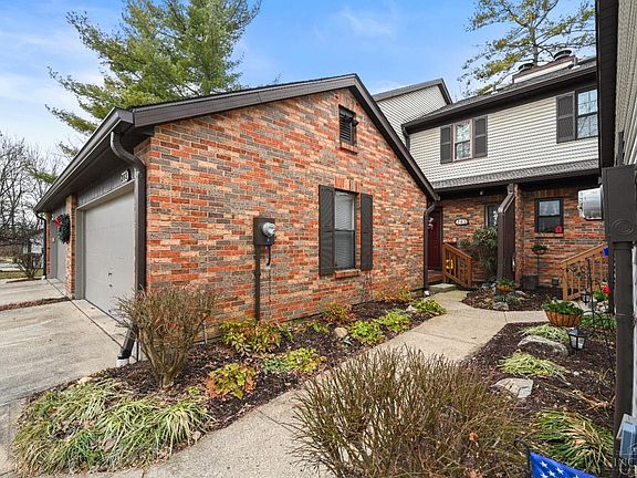 2nd image of 283 Carriage Circle Dr