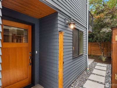 3833 Ashworth Avenue N #B, Seattle, WA, 98103