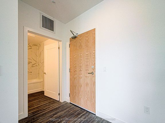 3rd image of 408 Dundas St S #402