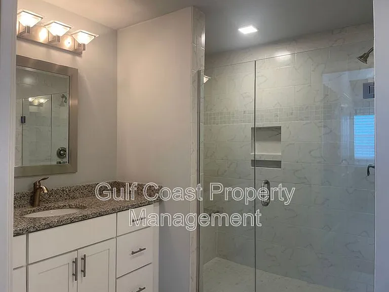 260 Hidden Bay Dr #401 — Photo 23
