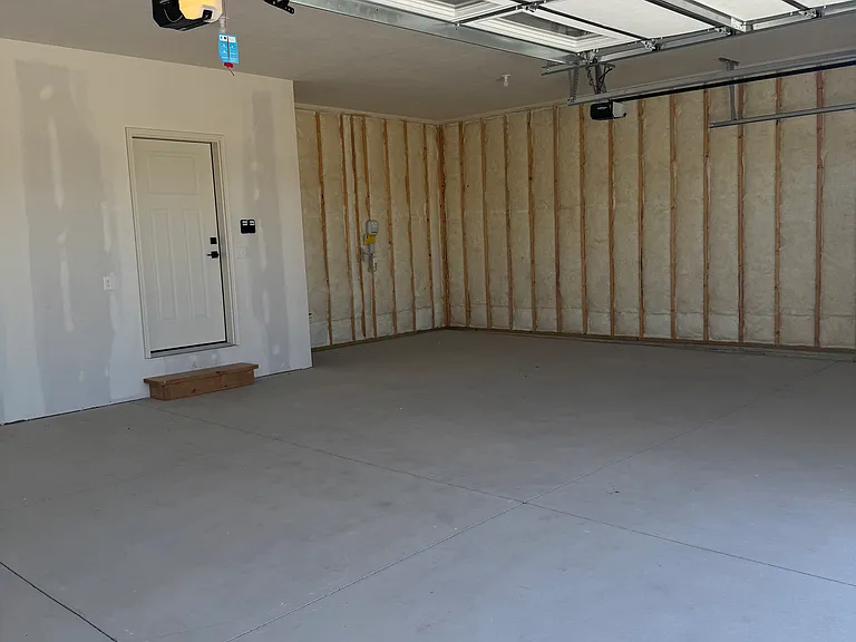 200 W Agnes Dr — Photo 21