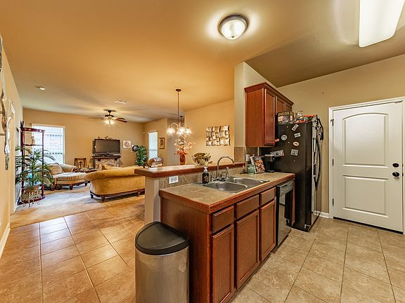 5th image of 316 Magnolia Knee Dr