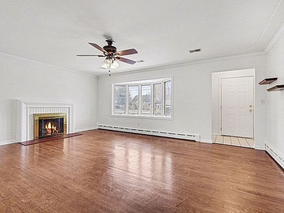 5th image of 1463 48th St SE