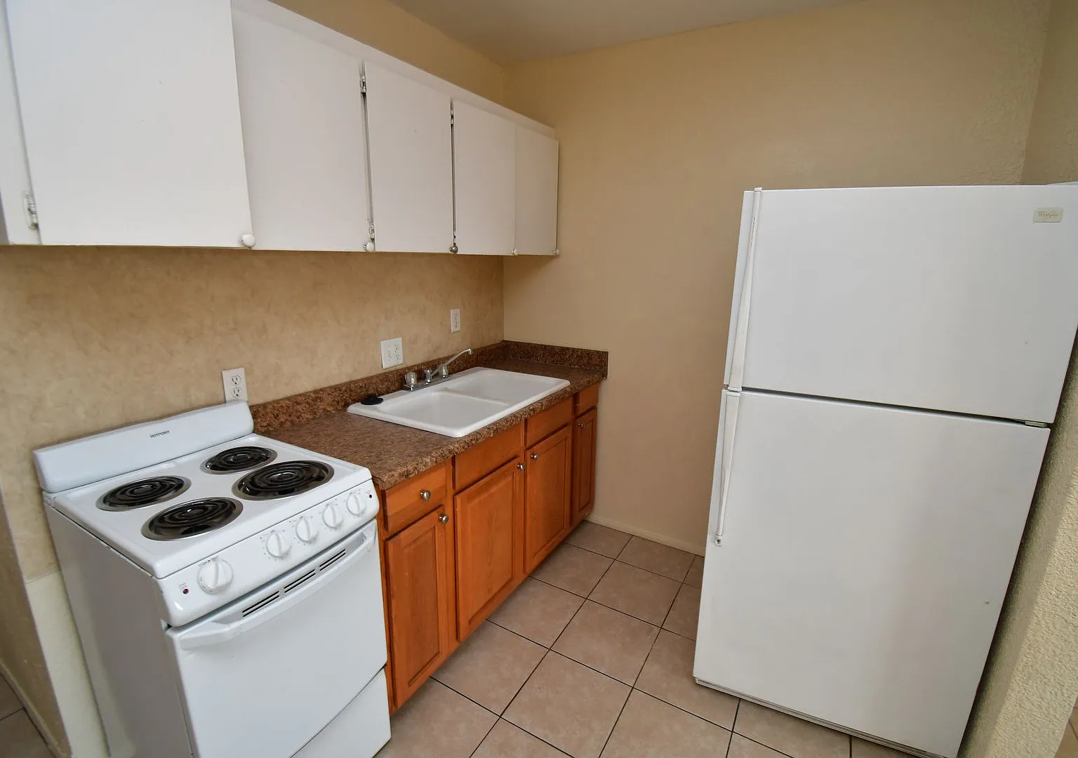 Studio Apartment - North Las Vegas - Upstairs Unit - No Pets - 3021 E Carey — Photo 1