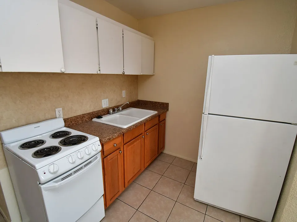 3021 E Carey Ave #4