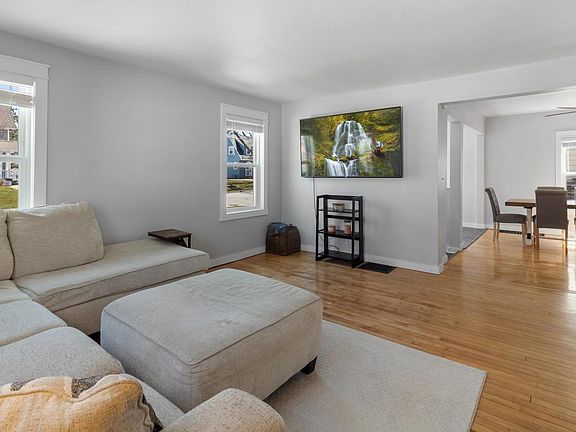 5th image of 321 Clarence Street